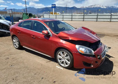 2012 Volvo S60 T6 z USA, uszkodzony, nr VIN YV1902FH4C2057739